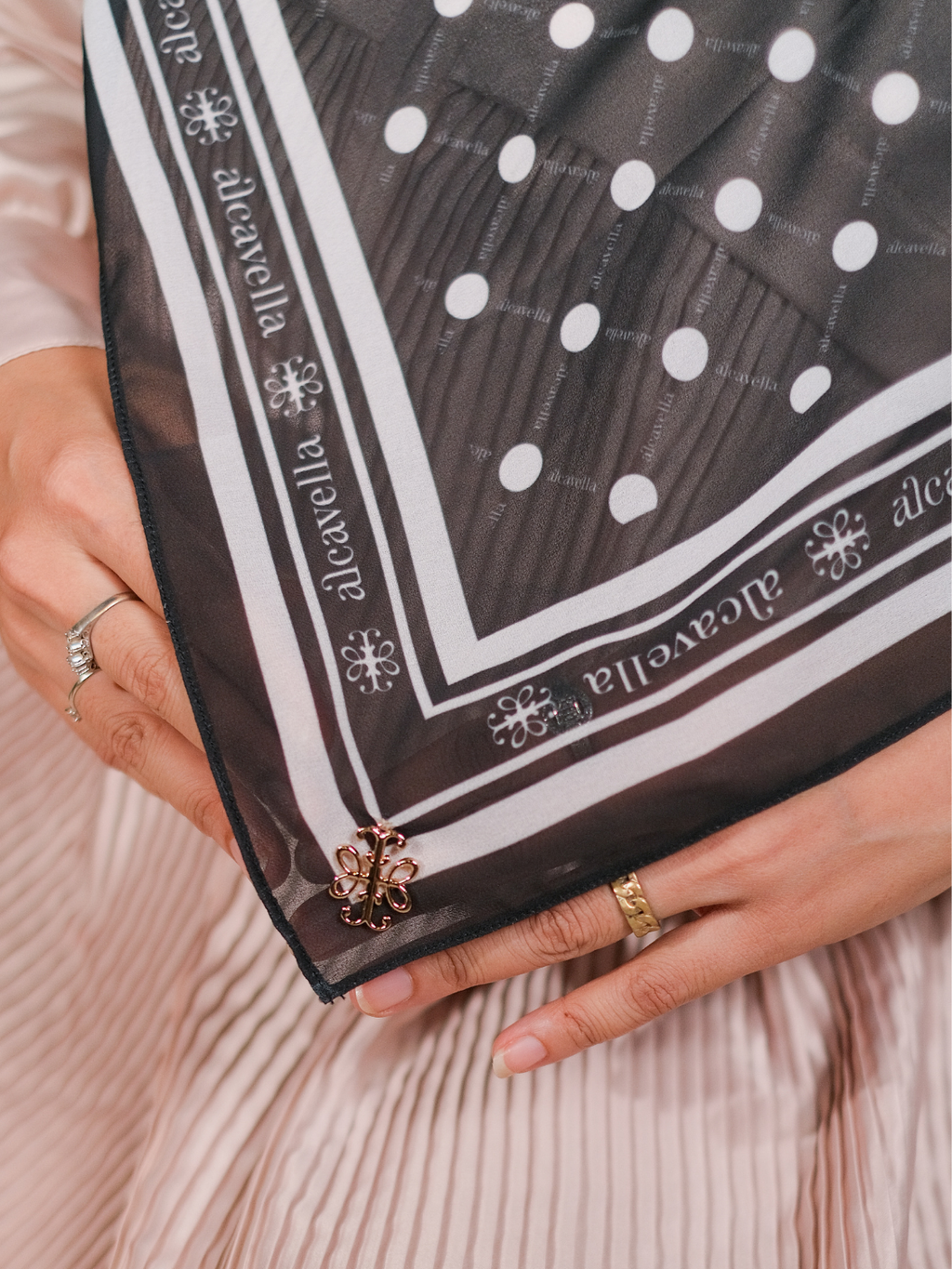 PASHMINA POLKA - BLACK