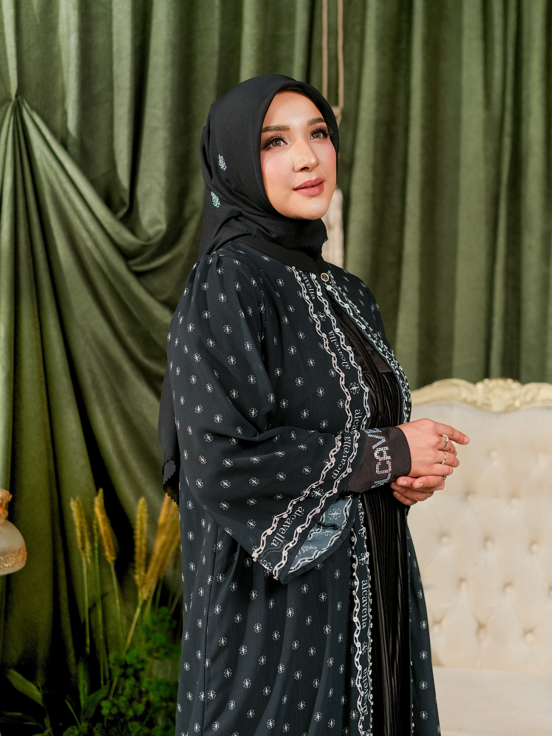SHAIRAA ABAYA - BLACK