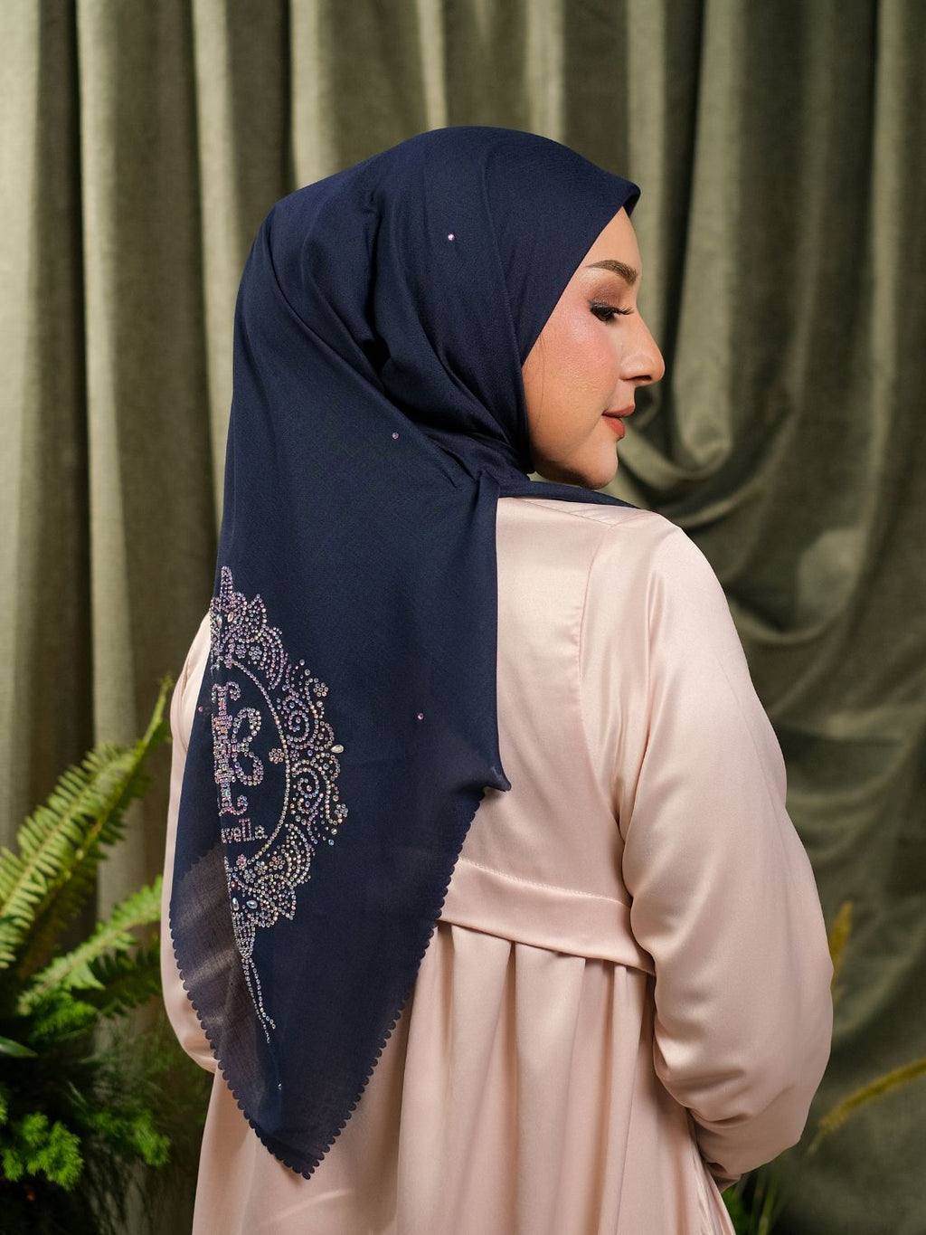 ELVARA KRISTAL SCARF - NAVY