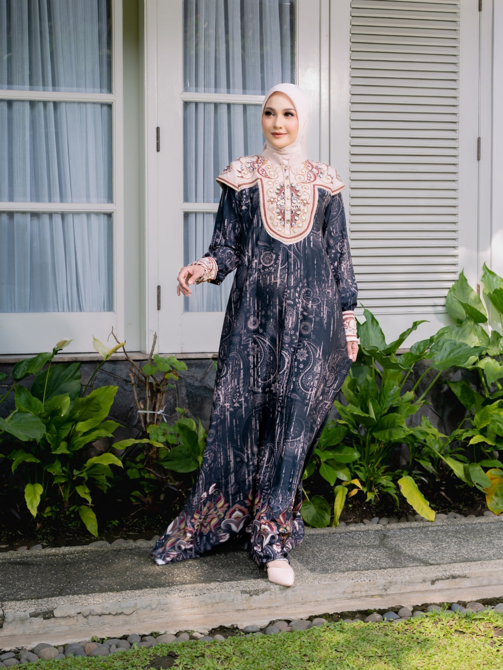 ALZEERA ABAYA - BLACK