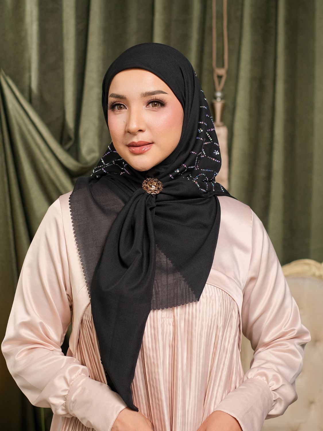 ZELIAA KRISTAL SCARF - BLACK