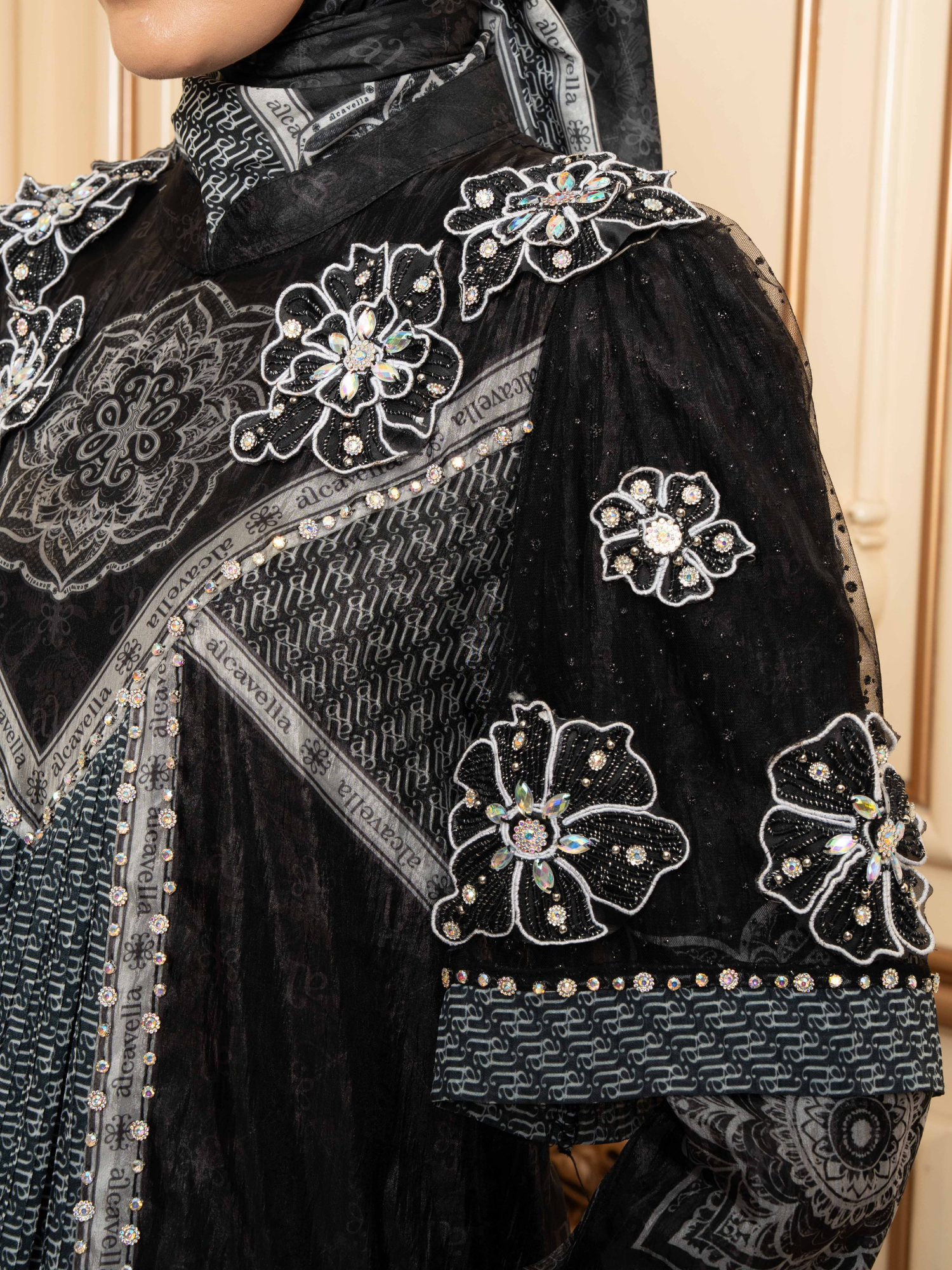 ZAVIERA DRESS - BLACK