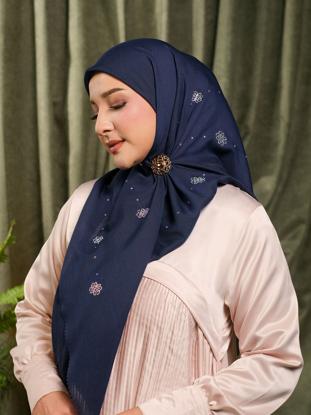 MONOGRAM KRISTAL SCARF - NAVY