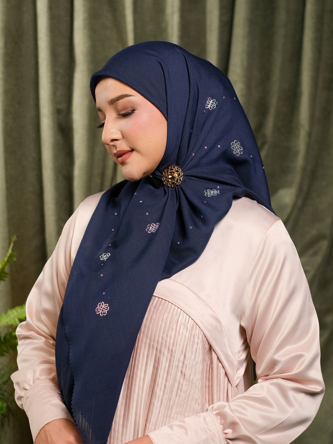 MONOGRAM KRISTAL SCARF - NAVY