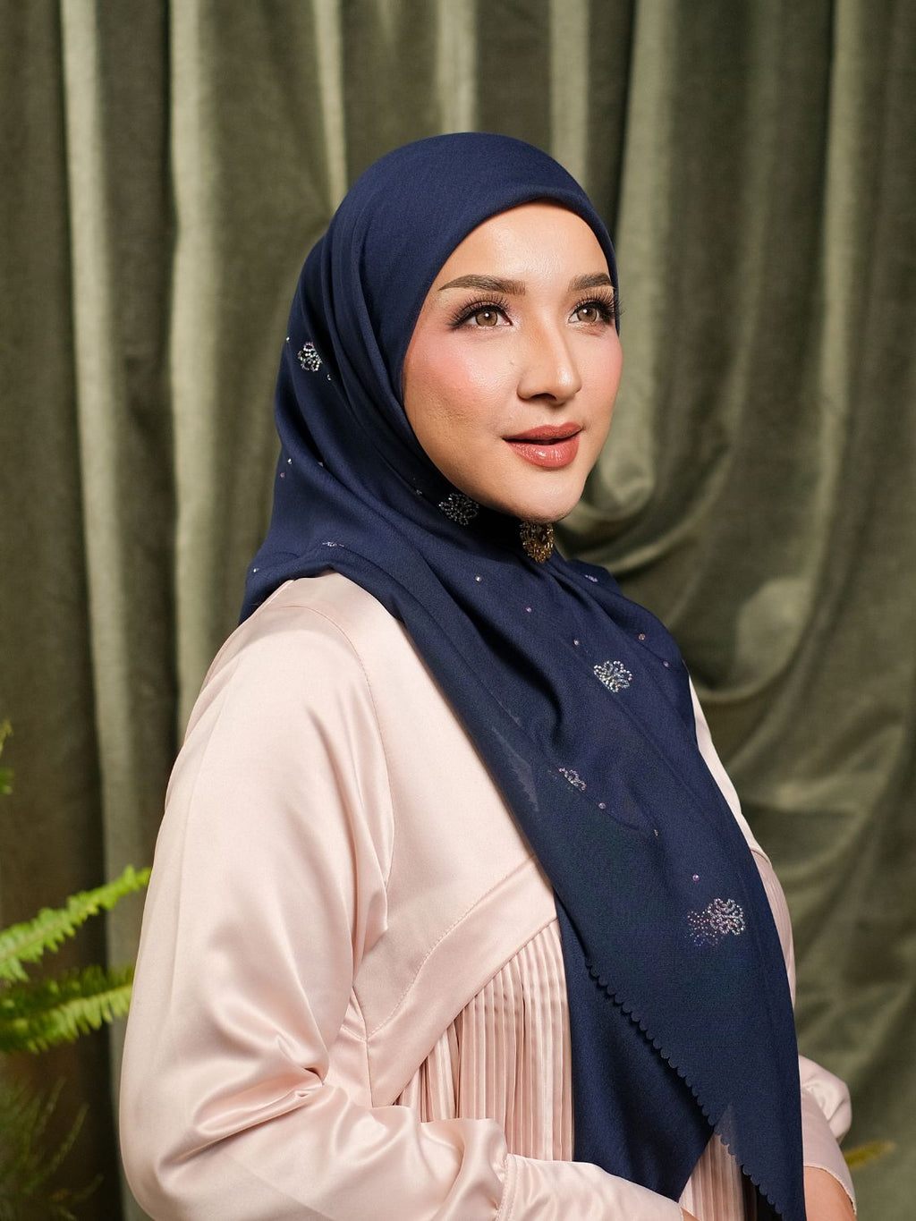 MONOGRAM KRISTAL SCARF - NAVY