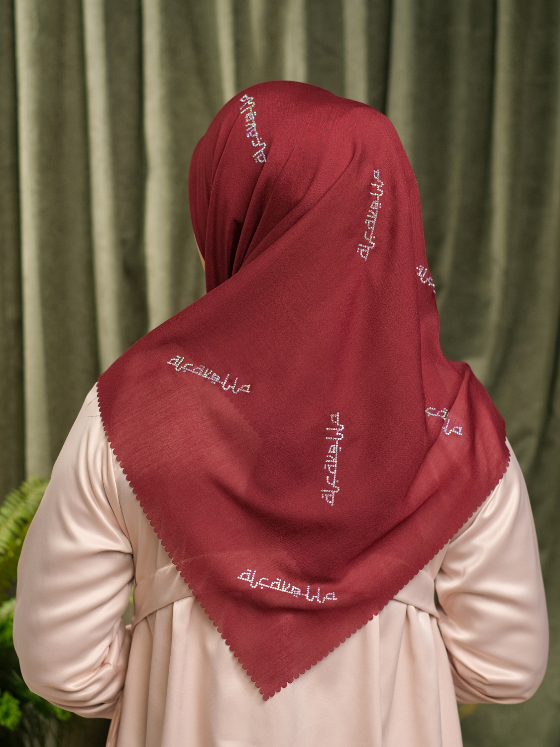 MEYSHAA KRISTAL SCARF - MAROON