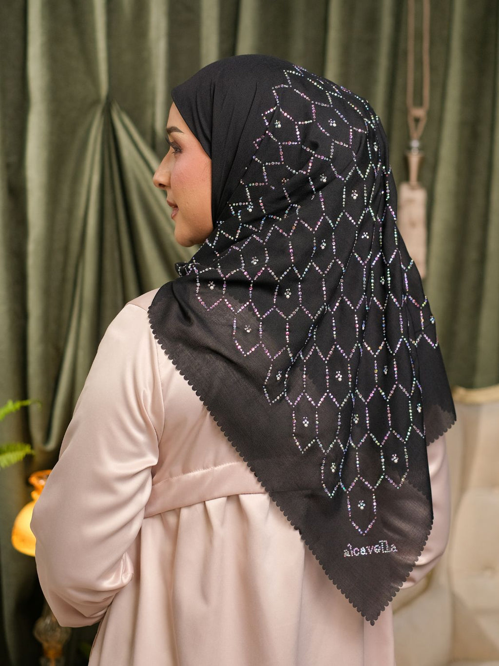 ZELIAA KRISTAL SCARF - BLACK