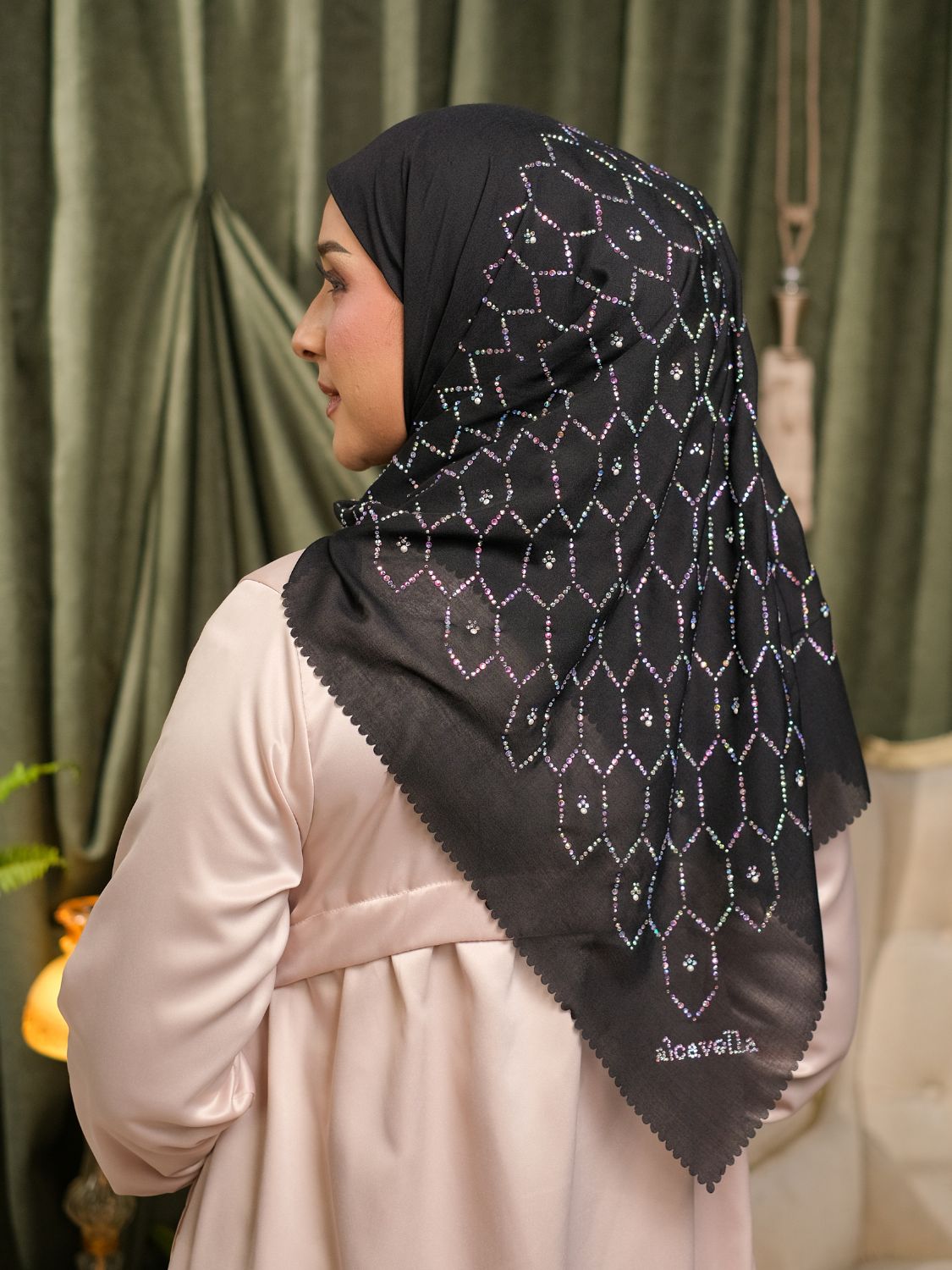 ZELIAA KRISTAL SCARF - BLACK