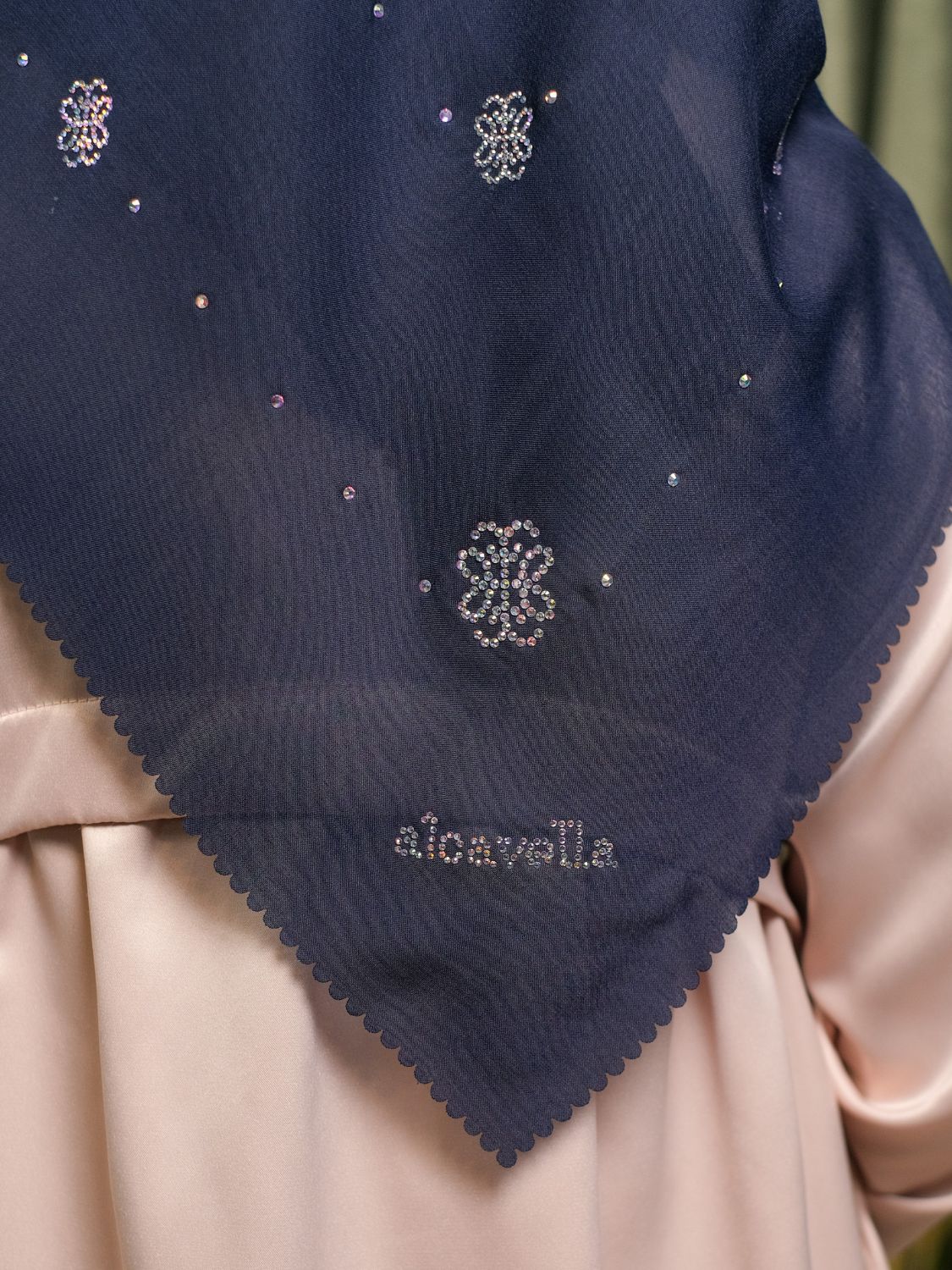 MONOGRAM KRISTAL SCARF - NAVY