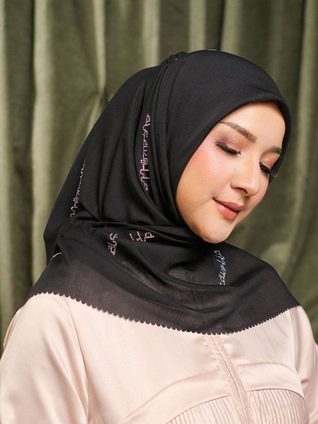 MEYSHAA KRISTAL SCARF - BLACK
