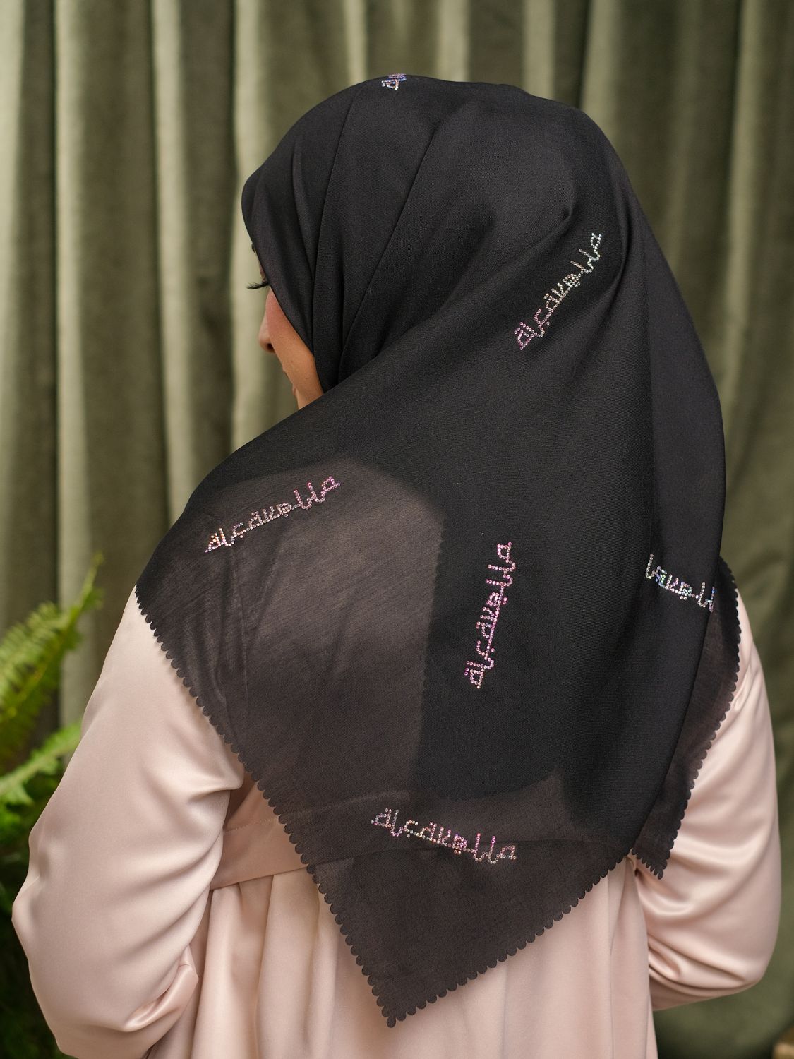 MEYSHAA KRISTAL SCARF - BLACK