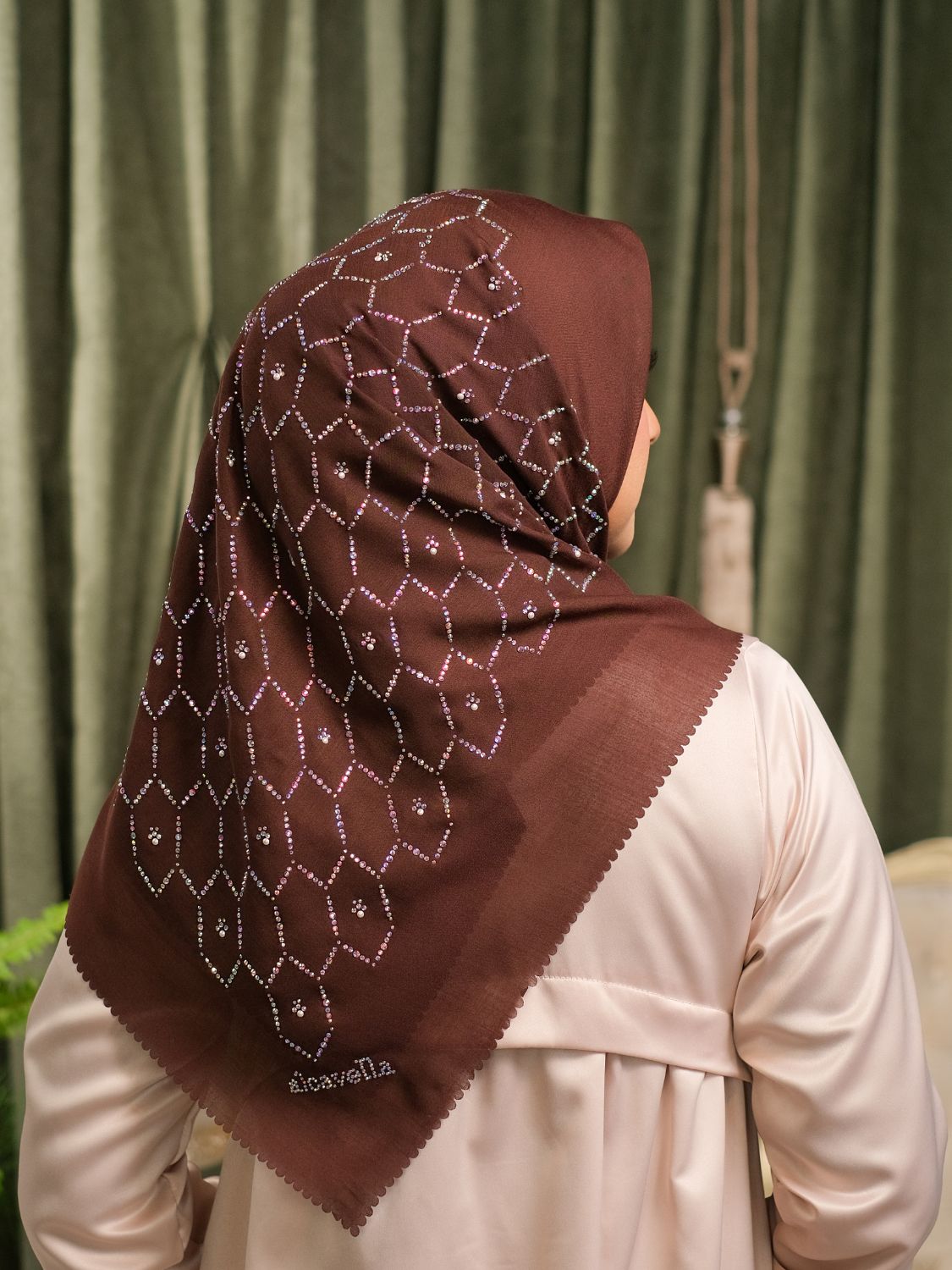 ZELIAA KRISTAL SCARF - MAHOGANY
