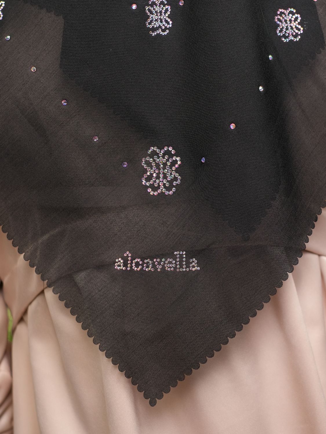 MONOGRAM KRISTAL SCARF - BLACK