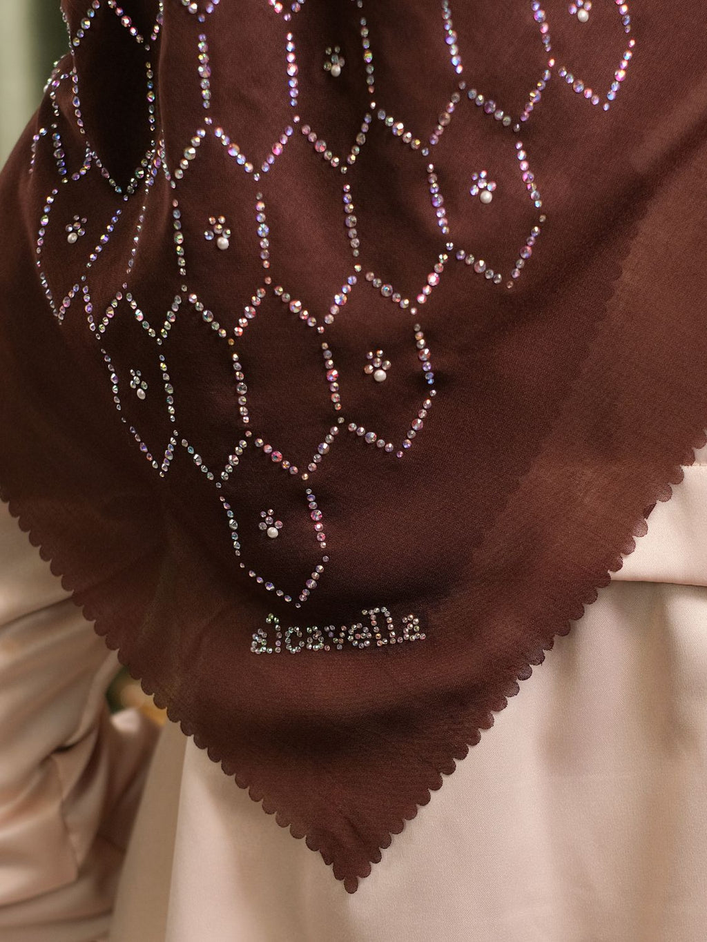 ZELIAA KRISTAL SCARF - MAHOGANY
