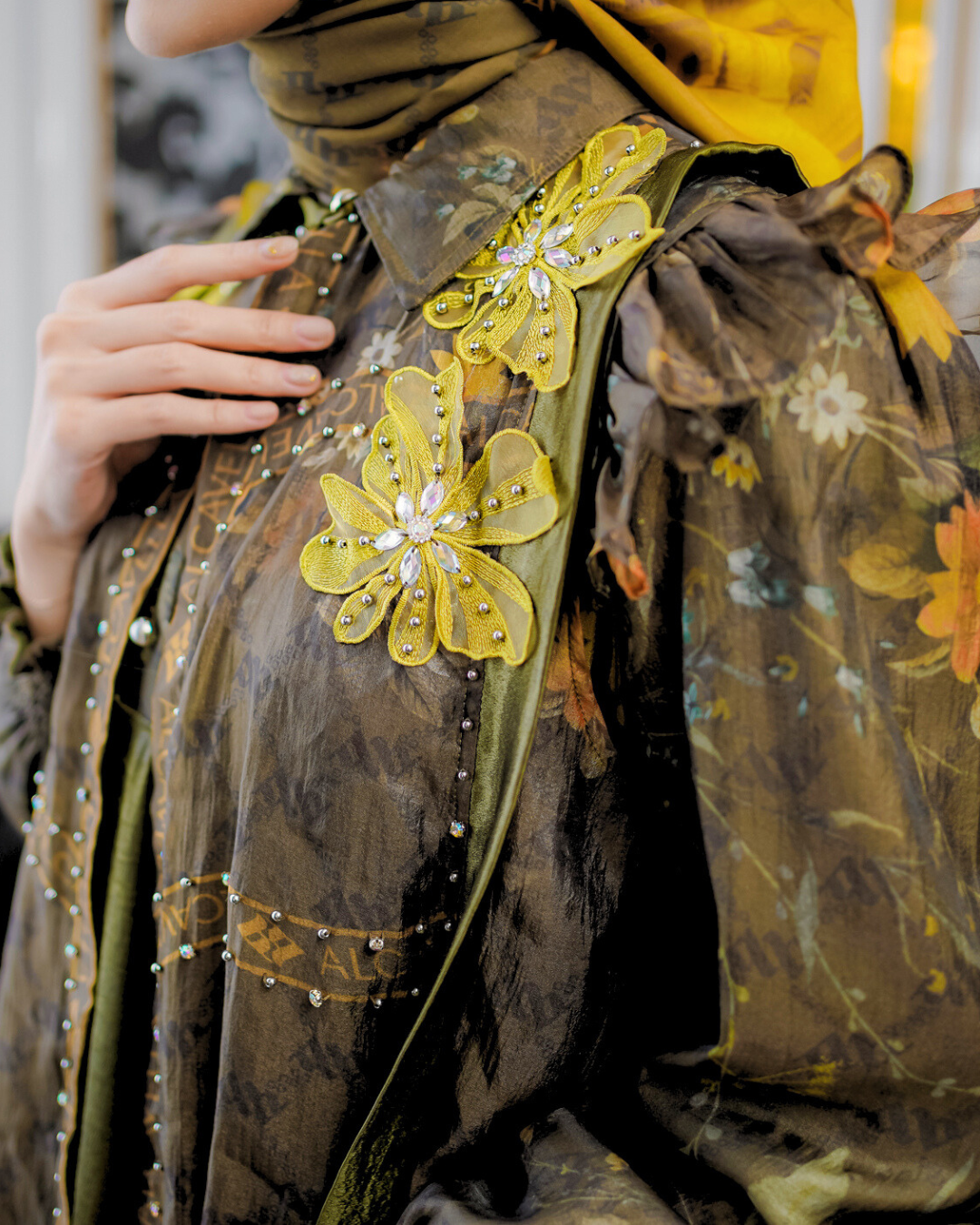 MAHEERA DRESS - OLIVE