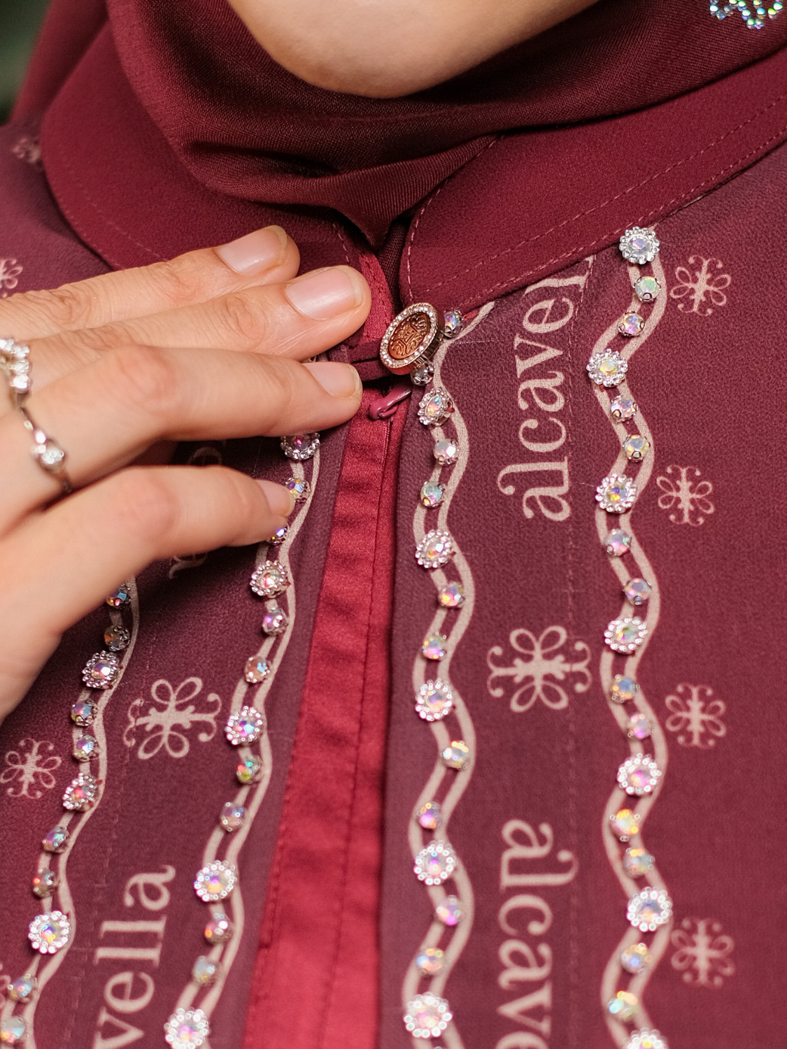 SHAIRAA ABAYA - MAROON