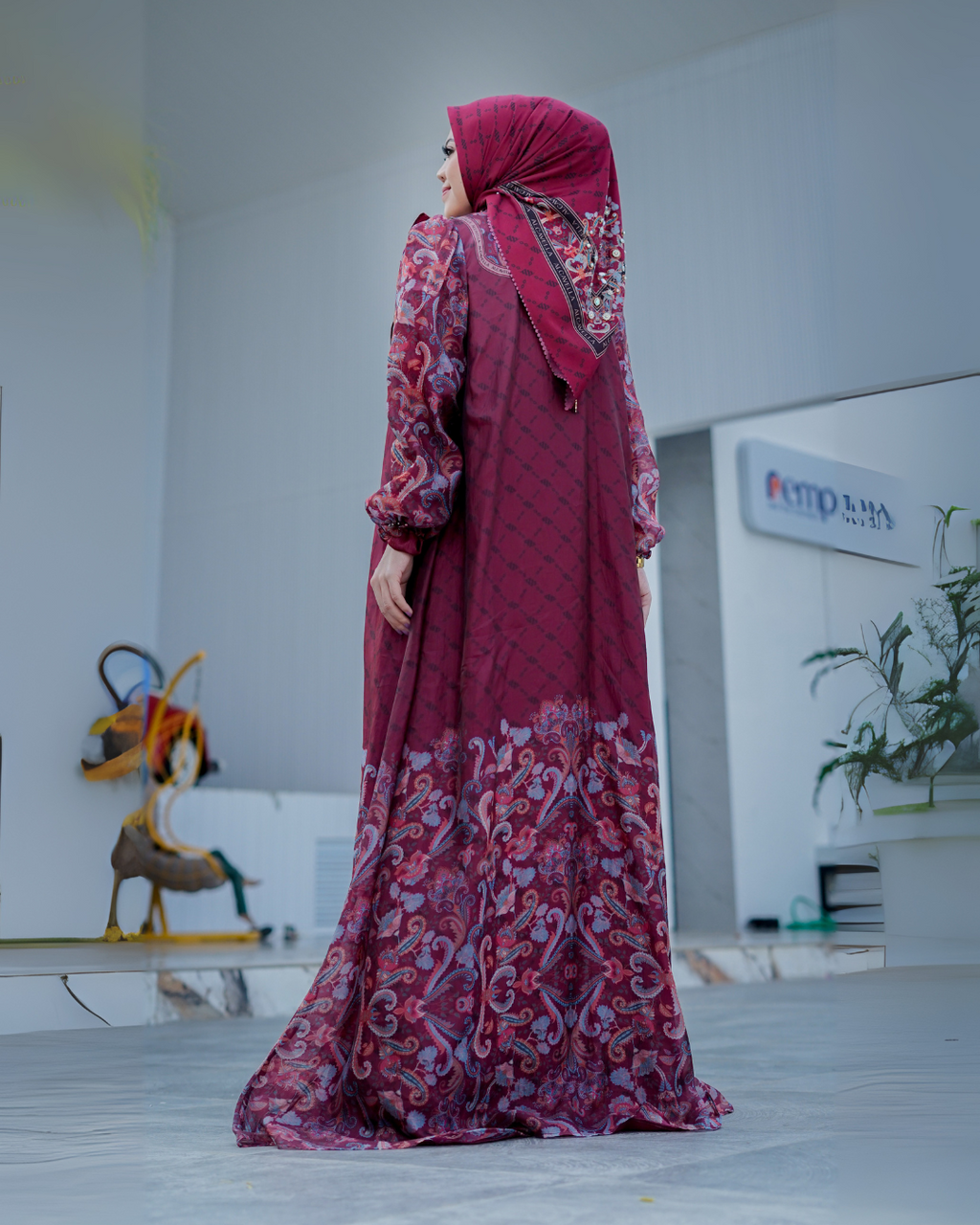NAYYARA DRESS - WINEBERRY