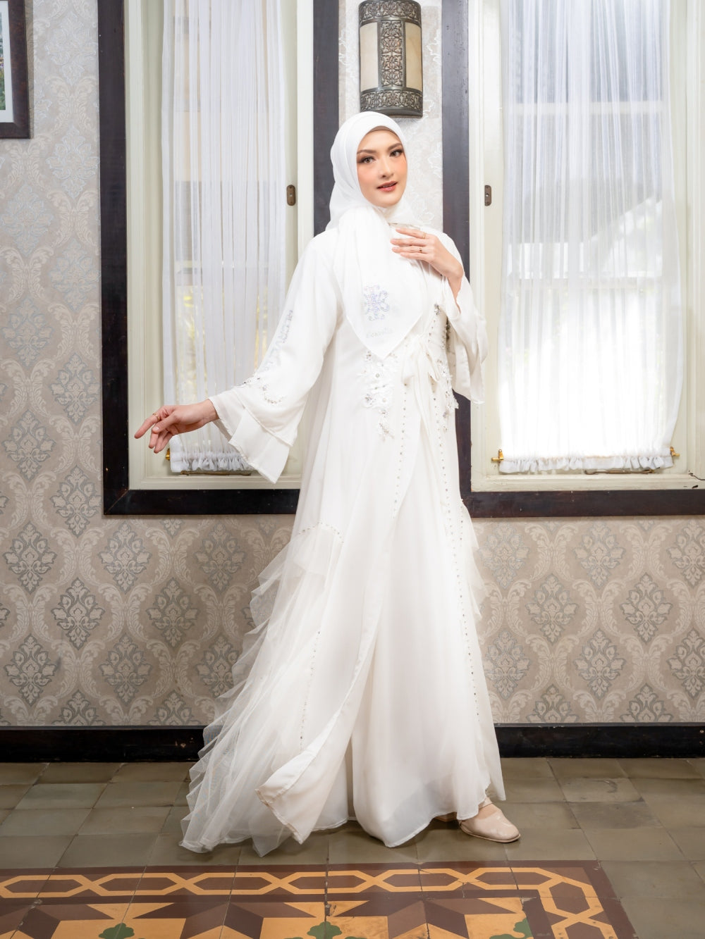 NADEEYA ABAYA - BROKENWHITE