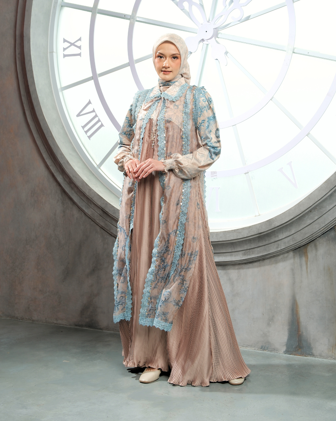 SHAFARA DRESS - CREAM BLUE